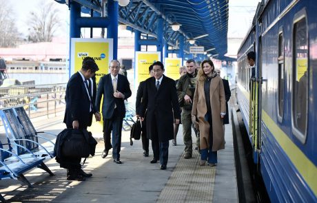 Japonski premier na obisku v Ukrajini