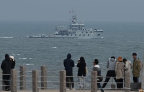 Tajvan obkoljile kitajske vojaške ladje
