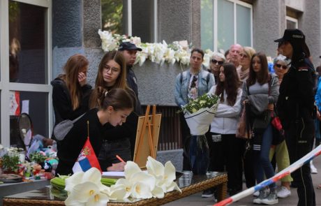 O pretresljivem pismu srbske ravnateljice šole, v kateri je prišlo do streljanja, govori cel svet: “Zakaj govorite o njem? Pišite o njej!”