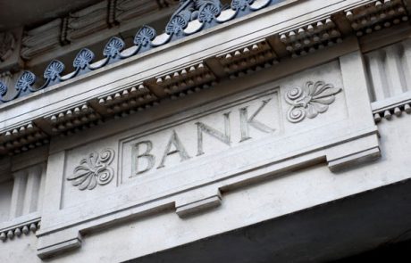 Deutsche Bank in banka Santander nista prestali ameriških stresnih testov
