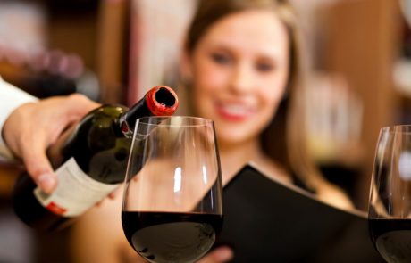 Rdeče vino res pomaga pri hujšanju?