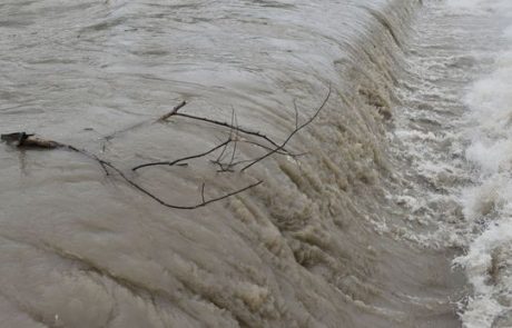 Dravinja bo ponoči poplavljala, možne so krajevne padavine