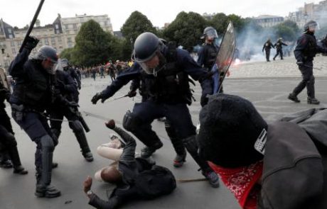 VIDEO in FOTO: V izbruhu nasilja sredi Pariza poškodovanih 40 ljudi