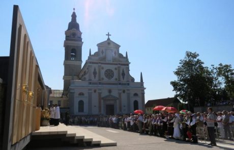 Romanje bolnikov in invalidov na Brezje obravano tudi s 25. obletnico samostojnosti