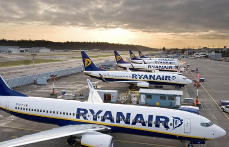 Ryanair v polletju okrepil dobiček