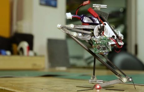 To je skakajoči robot Salt, ki bo pomagal pri reševanju po potresih ali zrušenju stavb