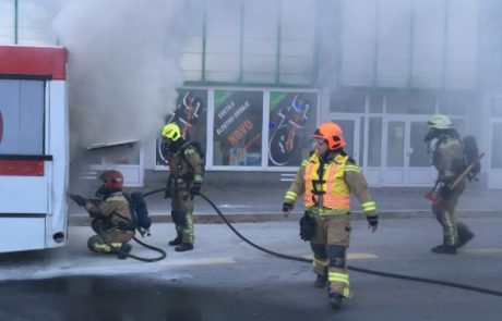 Avtobus zgorel v celoti, nastalo za 60 tisočakov škode