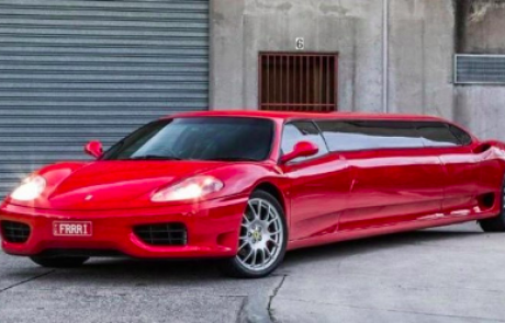Ferrarijeva limuzina se prodaja za 243.000 evrov, poglejte, kako izgleda od znotraj