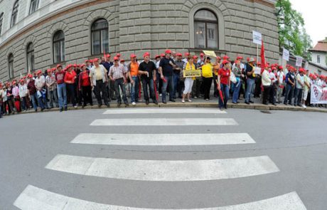 Pomočnice vzgojiteljic bodo protestirale pred vlado