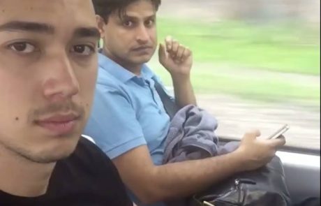 Na vlaku je ‘šlatal’ neznance in snemal njihove smešne reakcije (video)