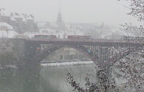 Snežinke jutri napovedane tudi za Maribor