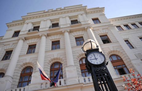 Začenja se sojenje Janezu Žurgi, ki je zabodel in zadušil očima