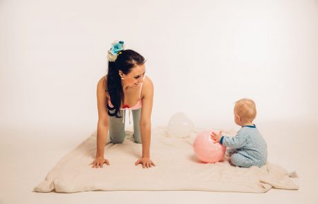 Na poti k zanositvi, v nosečnosti in po porodu pa si lahko vsaka ženska pomaga s pomočjo joge in jogijskih tehnik!