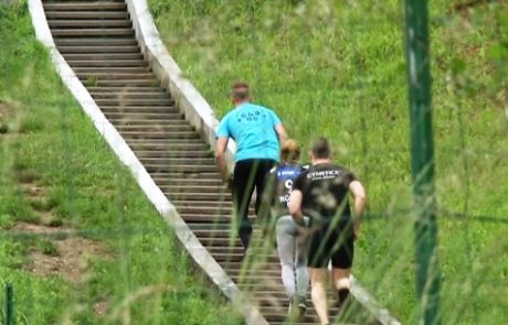 VIDEO: Policisti premagovali »štenge« na Kalvarijo za dober namen