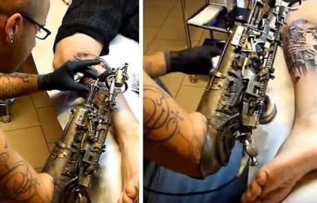 Tetover brez roke dobil prav posebno mašino, s katero lahko končno spet ustvarja (video)