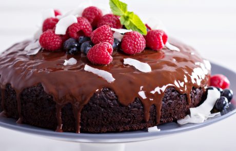 RECEPT: Slastna veganska čokoladna torta