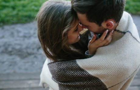 RAZKRIVAMO: 5 mitov in resnic o tisti pravi, veliki ljubezni