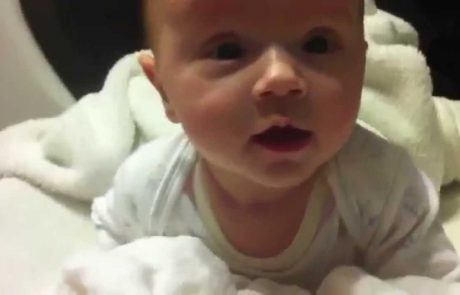 To se zgodi, ko očka ostane sam doma z dojenčkom … (video)