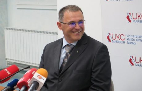 Si direktor UKC Maribor Lavre po spornem imenovanju utrjuje svoj položaj s prestopom v SMC?