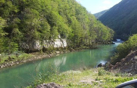 V reki v Bosni in Hercegovini našli truplo ženske iz Slovenije