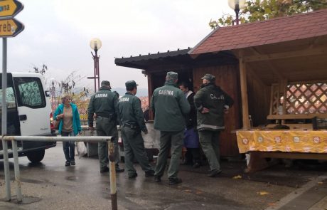 FOTO: Mariborski redarji zaradi dela na črno obiskali peka kostanjev