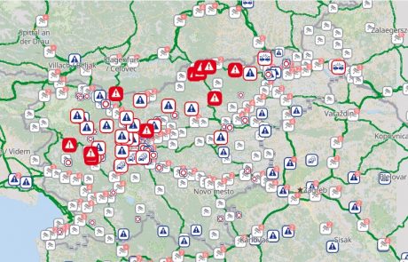 Slovenija pod vodo: Zaprte številne ceste, kraji odrezani od sveta