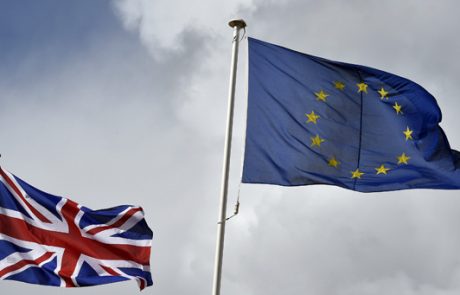 Konec Evrope ali se bo izmazala? Britanci danes na referendumu o brexitu