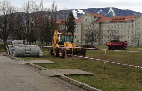 FOTO: Športni park Tabor kmalu z novo umetno travnato površino